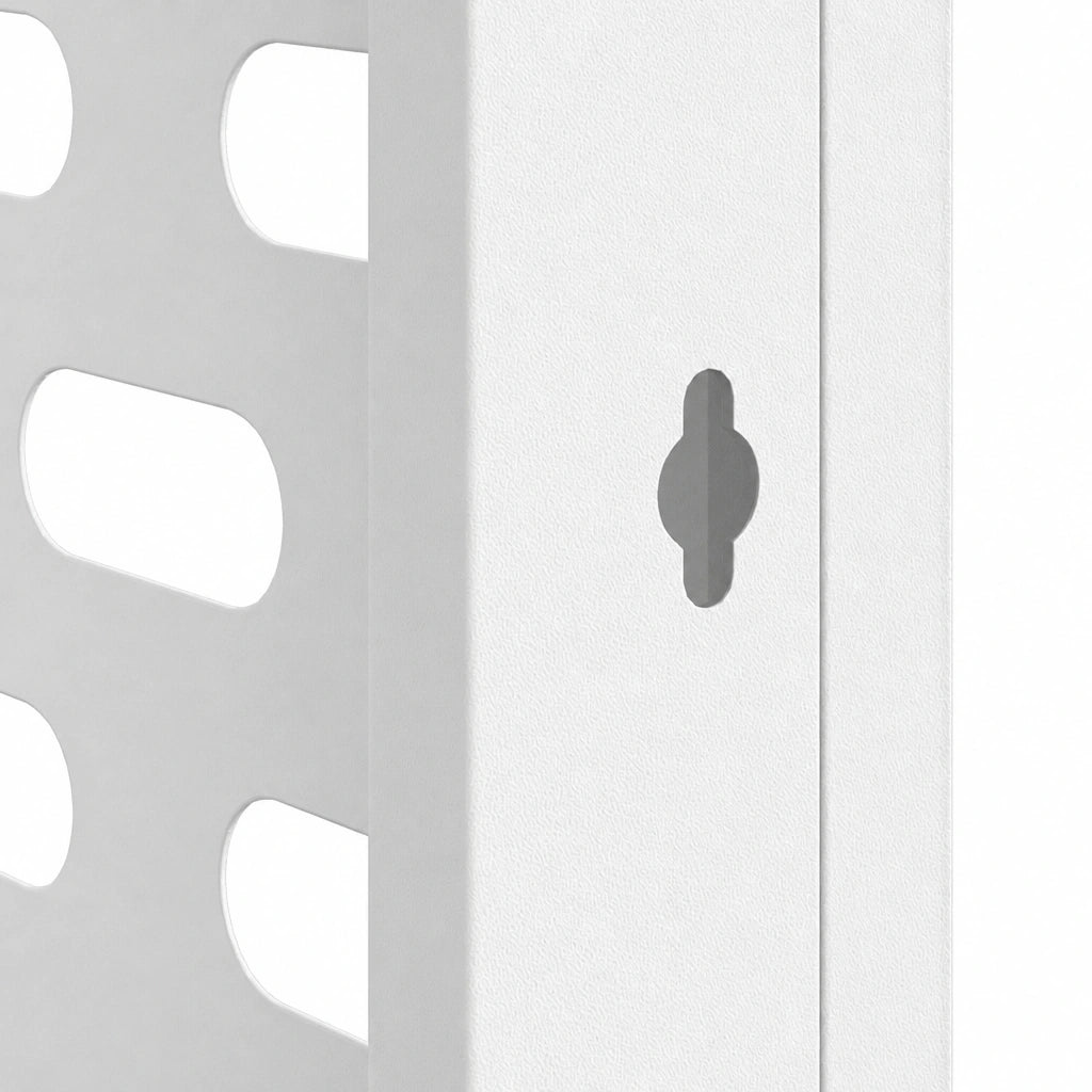 Détail des perforations du cache clim extérieur en acier blanc

