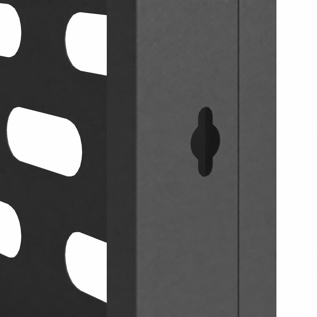Détail des perforations du cache clim extérieur en acier noir
