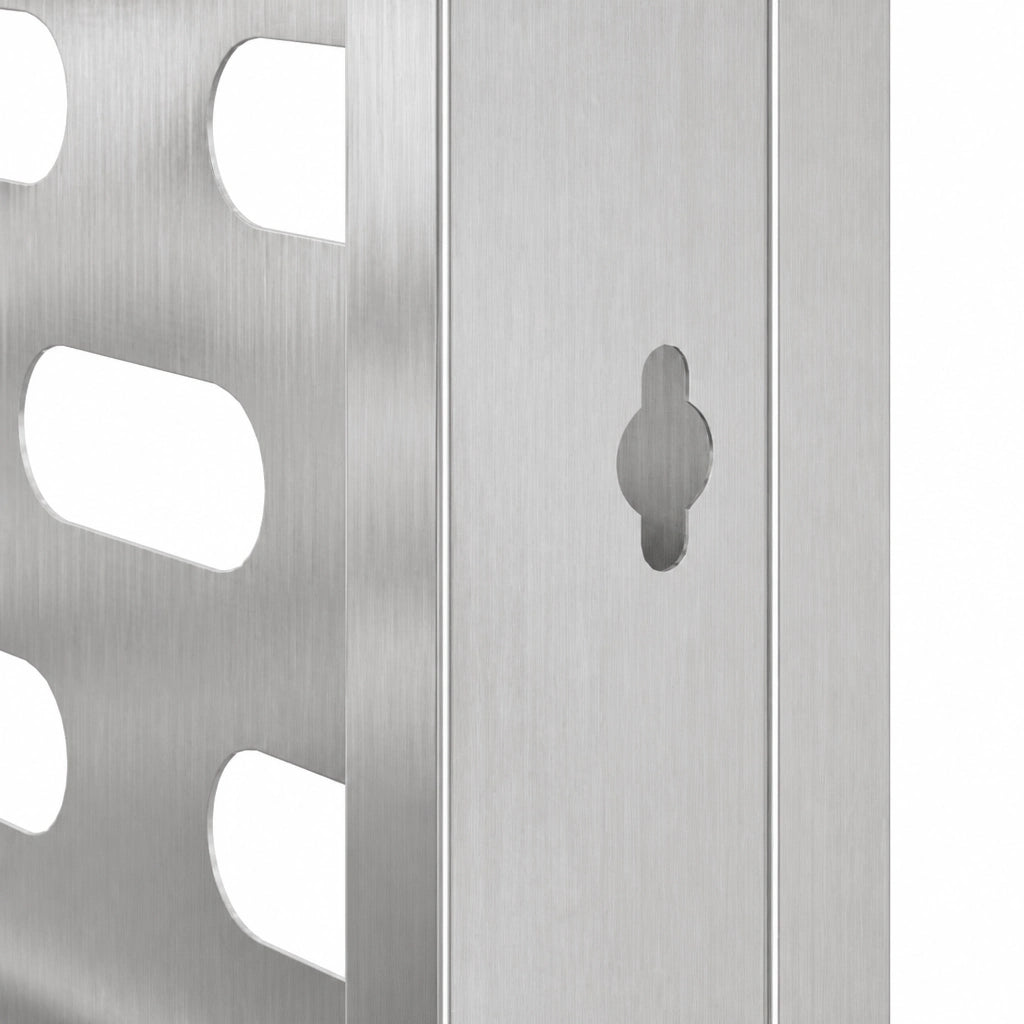 Détail des perforations et de la fixation du cache climatiseur inox