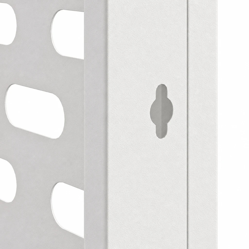 Détail des perforations du cache clim extérieur en acier blanc

